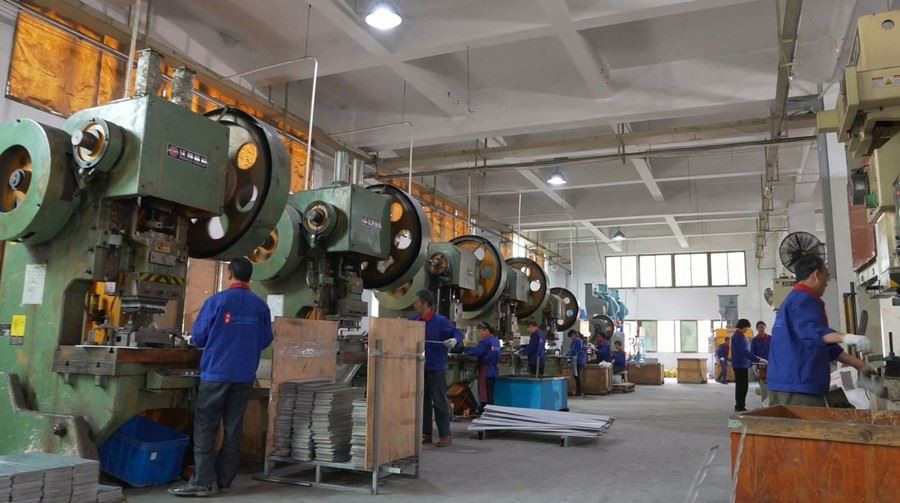 the workshop of solar mounting clamps