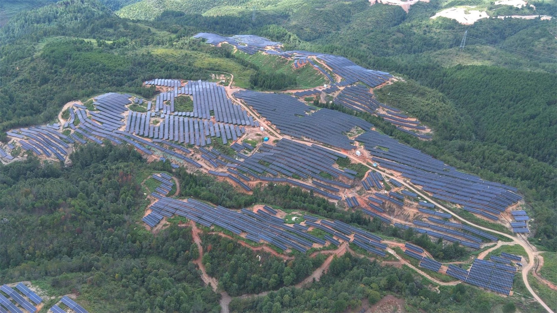 Solar Ground Ramming Pile Mounting System Solar Ground Ramming Pile Mounting System